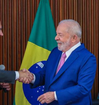 Presidente Lula faz primeira reunião ministerial no Palácio do Planalto